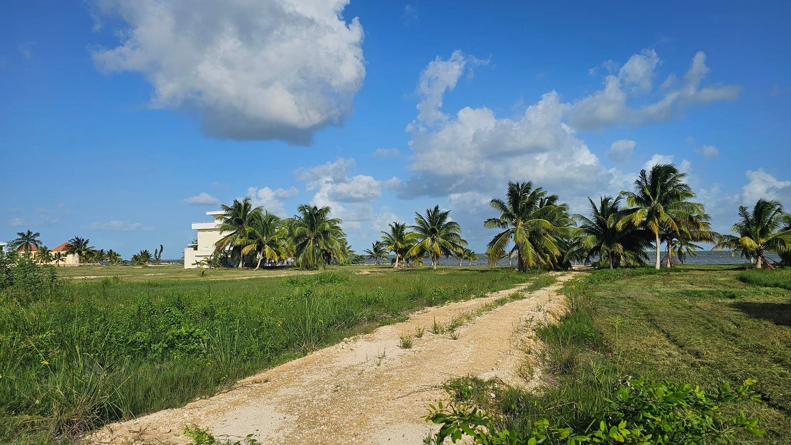 Maintained community roads at Cerros Sands